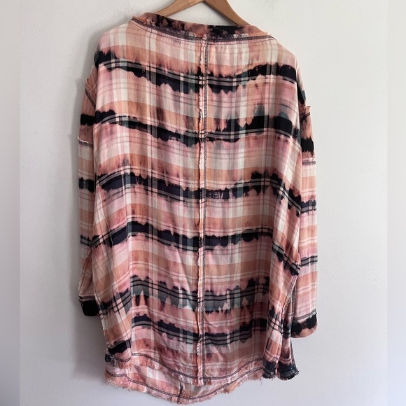 Free people Tie Dye Frayed Oversized Top - Picture 3 of 5